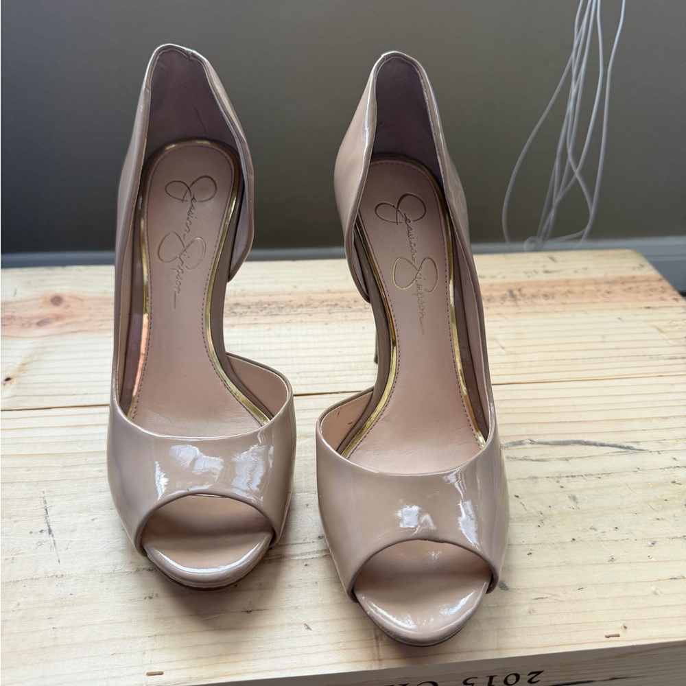 Jessica Simpson Beige Patent Peep Toe Heels